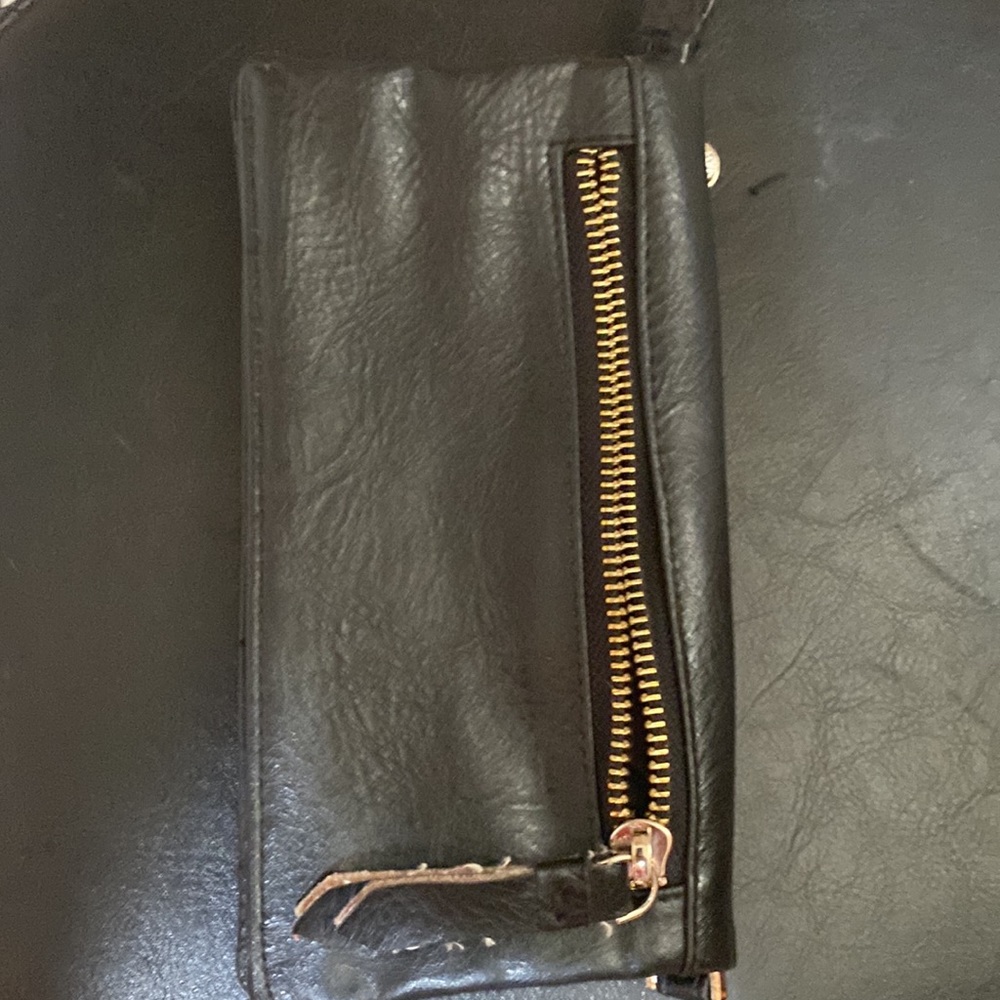 Kenneth Cole Reaction Wallet - Picture 3 of 4
